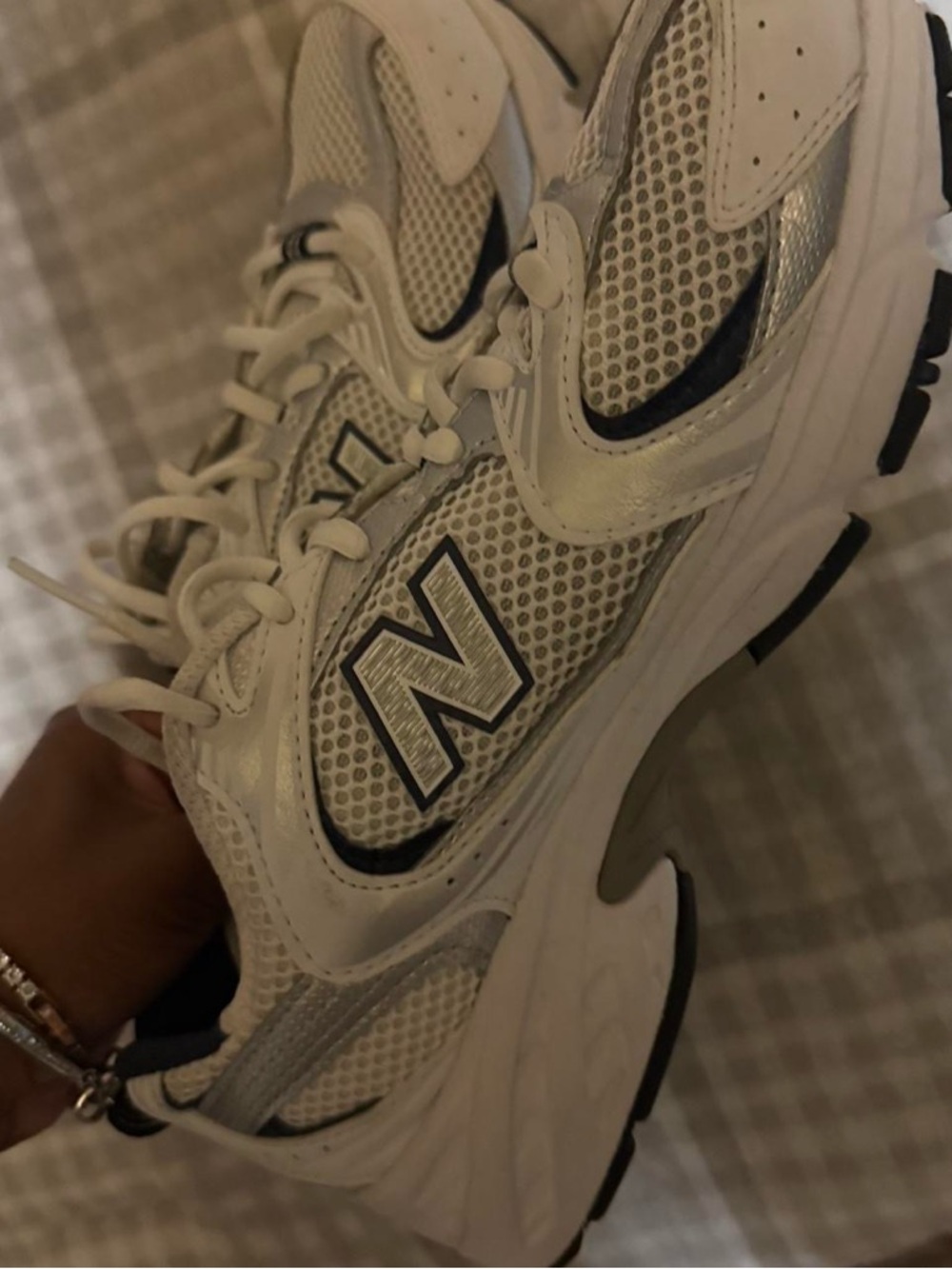 New Balance White and Navy Mesh Athletic Sneakers